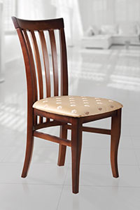 стул Кармен 1, изготовленный из натурального дерева в классическом исполнении