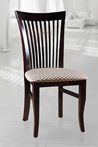 стул Кармен 2, изготовленный из натурального дерева в классическом исполнении